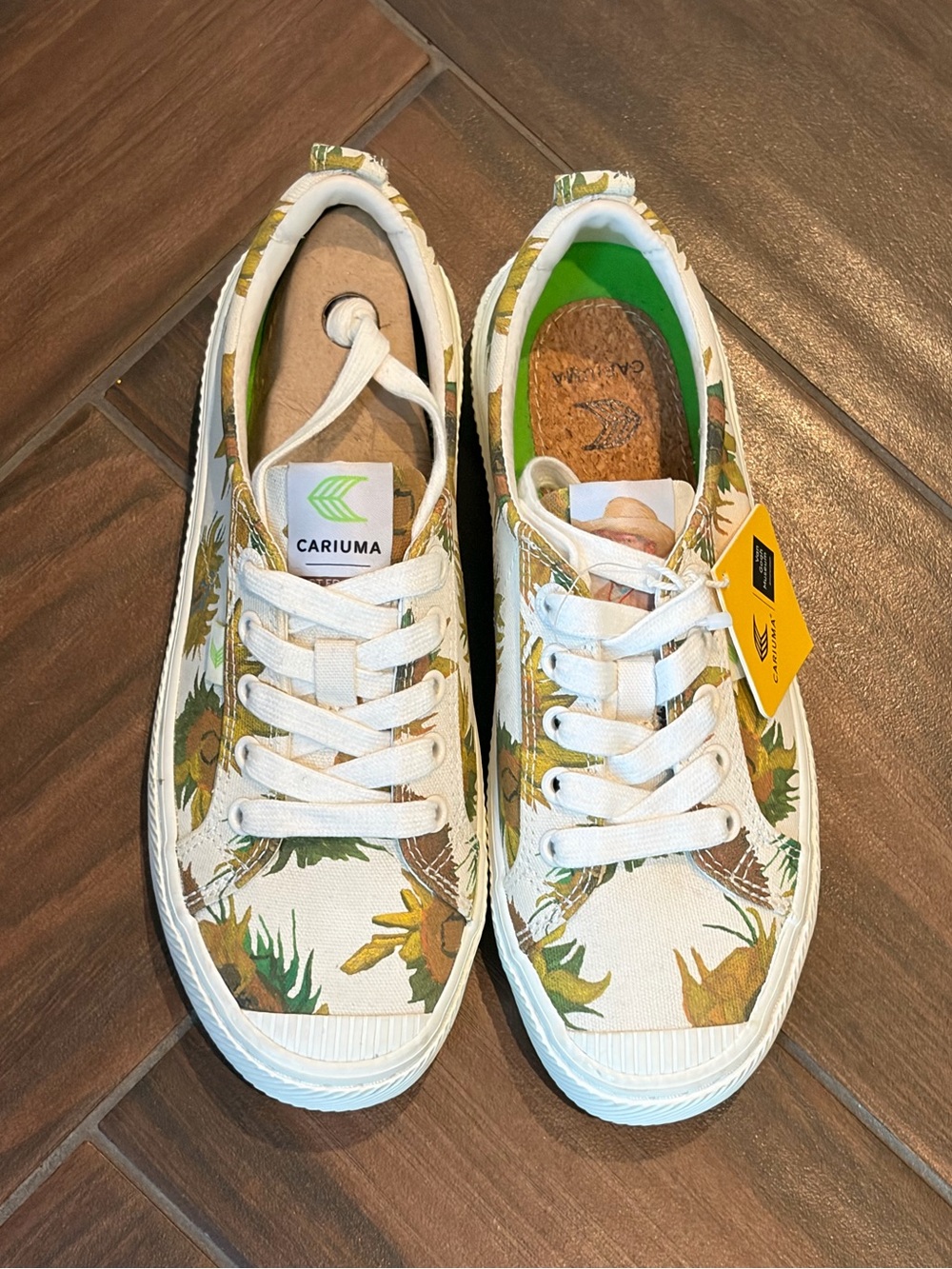 Cariuma Van Gogh Sunflower OCA Low Sneaker | 6.5, NEW with tags! - Picture 5 of 5